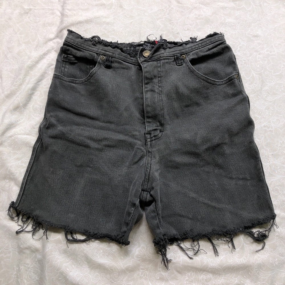 Vintage Gloria Vanderbilt Black denim shorts with distressing & a punk vibe